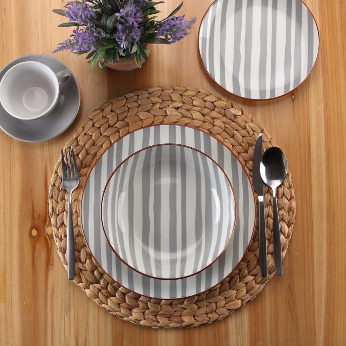 DINNERWARE SET